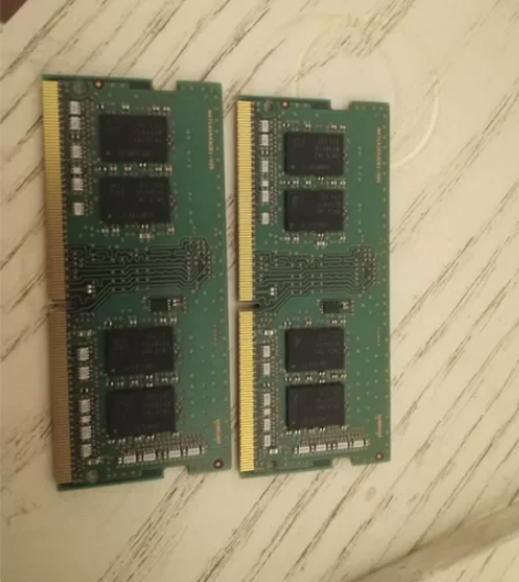 三星2个8g内存，新电脑扩内存拆出来的。打...