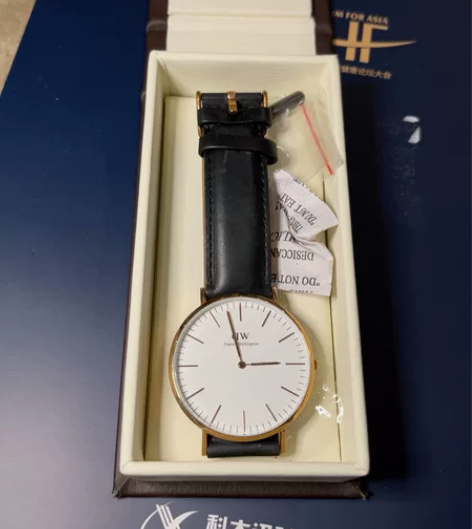 DW男士手表，40mm，买来一次没带过，挺...