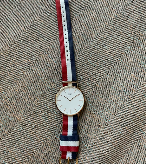 dw丹尼尔惠灵顿 手表 仅表带有一丢丢汗渍...