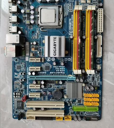 技嘉P43主板，09年购于电脑城，自用闲置...