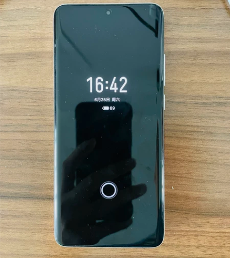 魅族18 白色 8+128，95新 感兴趣...