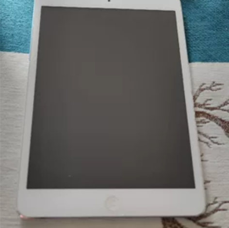 iPad mini一代 16G 边缘处有轻...