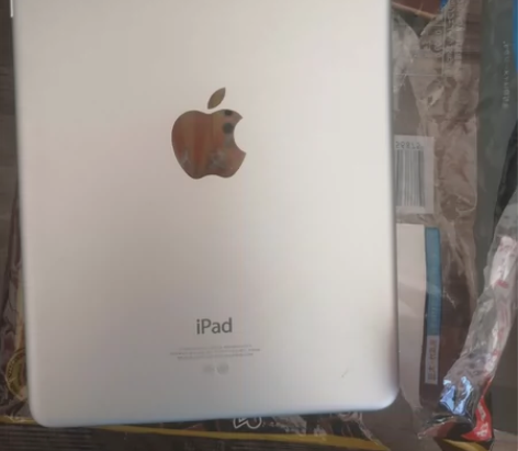 ipad mini 已经越狱，无维修，屏幕...