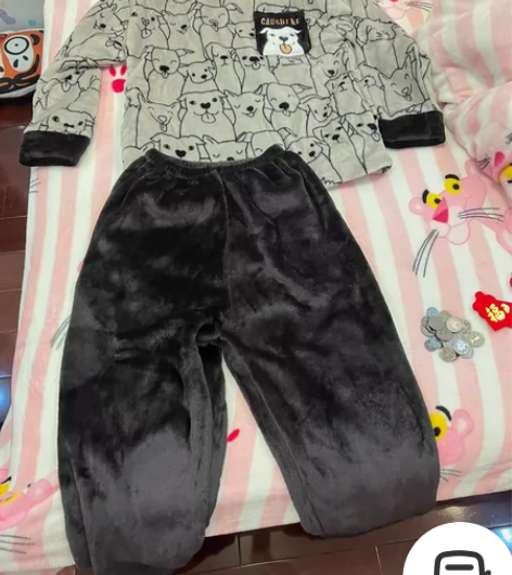 男女同款高级宝宝绒睡衣，一套全新35，买入...