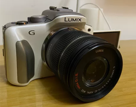 松下g3奶白色翻转屏微单套机 带一个14-...