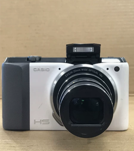 卡西欧ZR800带12级美颜的便携相机，功...