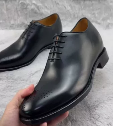 货号:H830。 正品尊客定制男士布洛克雕...