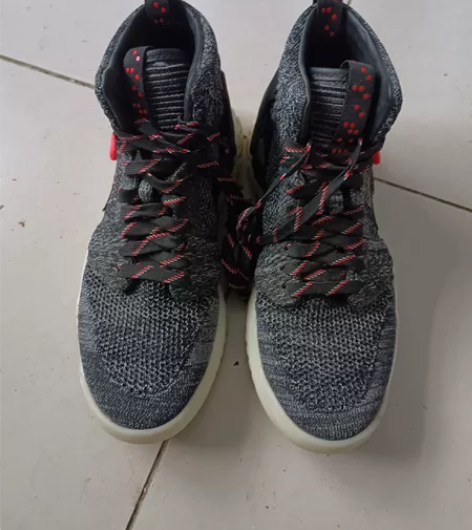 乔丹篮球鞋,40码有需要的带走 感兴趣的话...