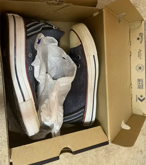 匡威帆布鞋，36码 别人送的，一次没穿过，...
