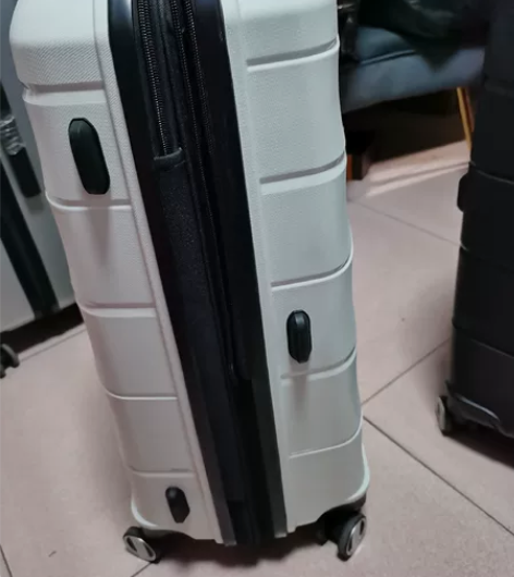 捡漏价，24寸爱华仕高端商务款拉杆箱样品处...