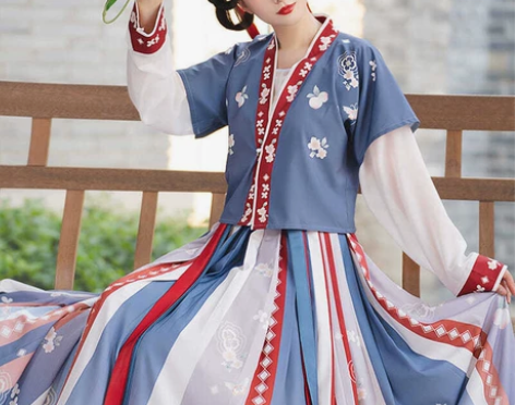 闺蜜送的汉服裙，上班忙没时间穿，吊牌在，衣...