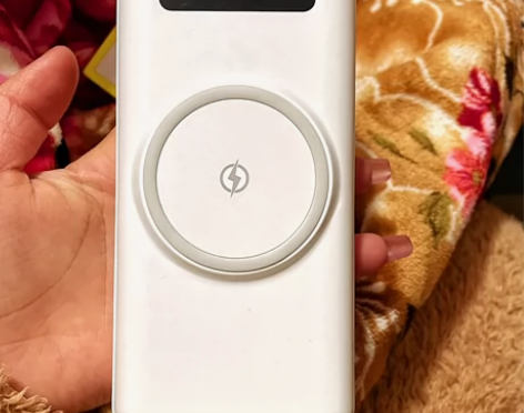 无线充电宝30000毫安大容量快充自带线移...