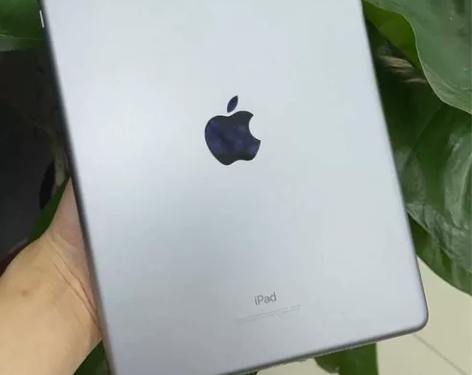 低价出IPad 2018款 128G 95...