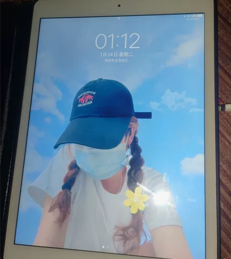 前任送的iPad，最近缺钱想快点卖掉，95...