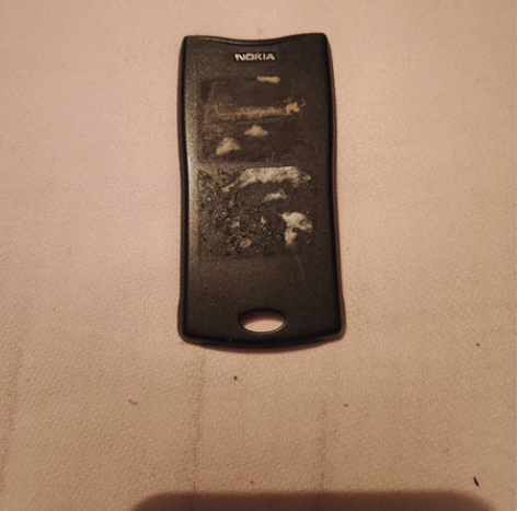 赠送诺基亚8250手机原装黑色后壳！购买任...