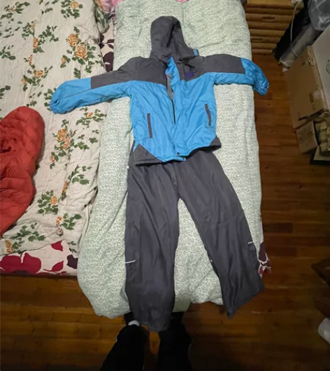 校服  165的  全新没有穿过 在学校购...