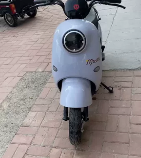 台铃电动车电车五块超威石墨烯电池，车子刚买...
