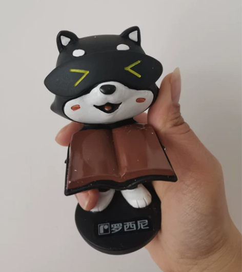 罗西尼手表台手表架，全新正品 感兴趣的话点...