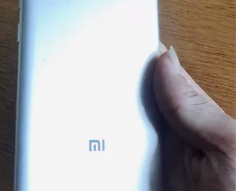 转让小米5X手机一台4+64g，全原装产品...