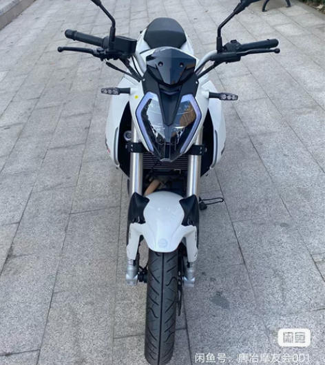 贝纳利小迅龙150S，2021年九月份上牌...