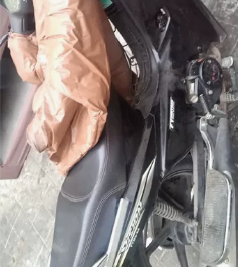 便宜卖了，手续齐全，必须过户，保险6月到期...