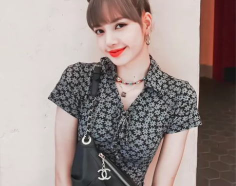 lisa同款碎花连衣裙女夏修身显瘦收腰法式...