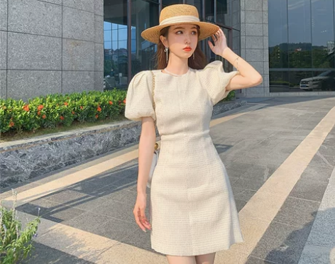 新款法式高级设计感小众气质小个子连衣裙杏色...