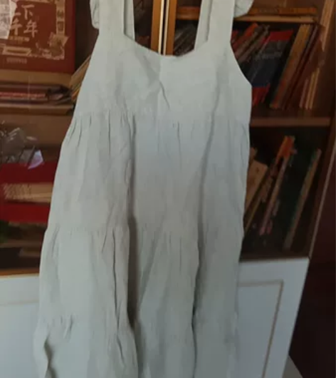 全新纯亚麻背带裙，后面有松紧，可调节高低，...
