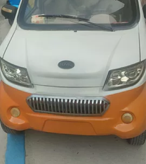 双门四座 方向盘 四轮电动车。电瓶十月底换...