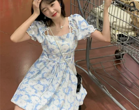 连衣裙韩版甜美小众法式方领泡泡袖碎花蝴蝶结...