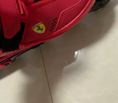 法拉利 Ferrari 轮滑鞋儿童溜冰鞋可...
