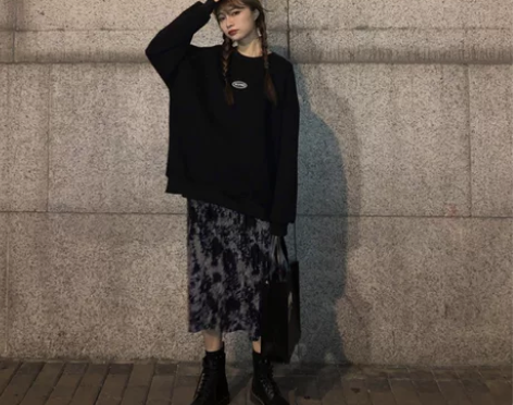 2022年秋冬新款女港风chic复古时尚洋...