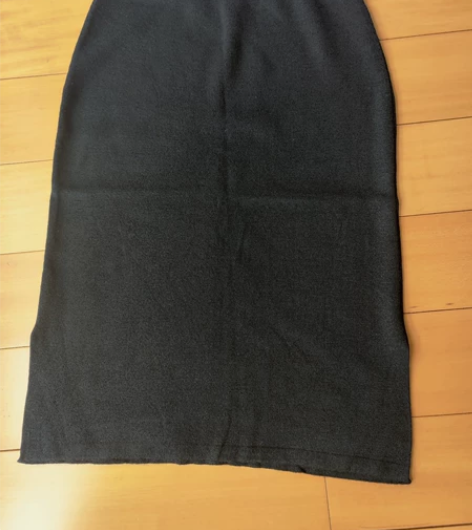 四平针羊毛中裙 两边开叉 版型好 没有任何...