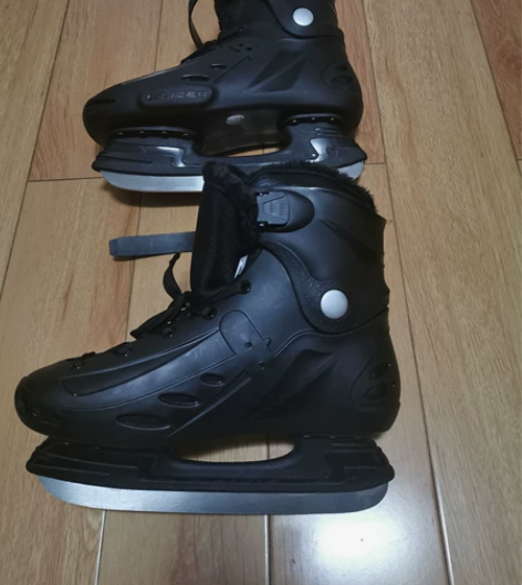 冰刀45号的 80元，自取或邮费自理￥80...