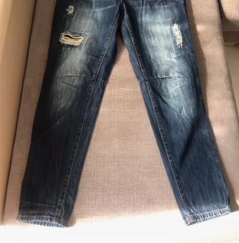 江南布衣牛仔裤：蓝色破洞牛仔裤 M码 轻微...