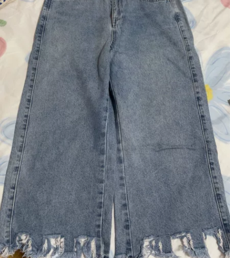 出手二手九成新阔腿牛仔裤～太平鸟正品七分牛...