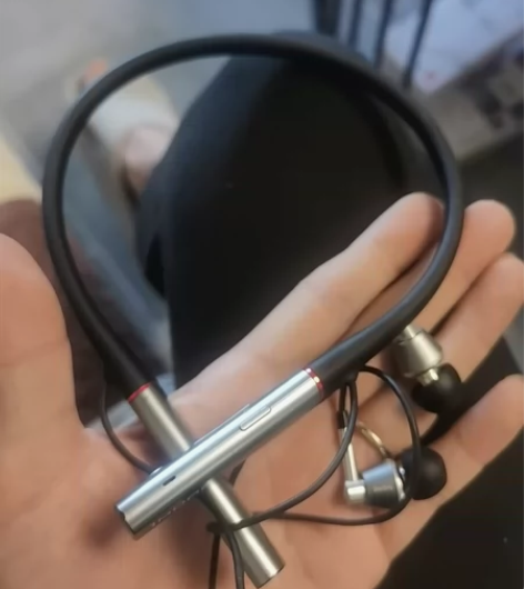 万魔(1MORE)蓝牙耳机 无线耳机 入耳...