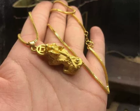 精品收藏18K鎏金貔貅吊坠+项链一套低价出...