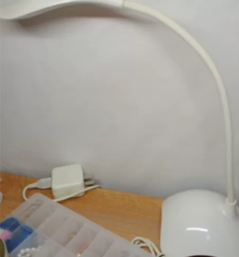 学生台灯 护眼灯 可调节亮度 便宜出 自带...