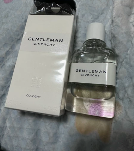 纪梵希绅士古龙50ml 瓜喵大王家买的，靠...