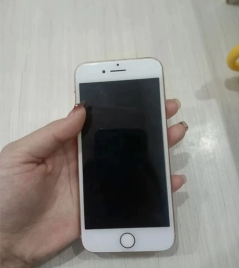 苹果8代，64G，成色靓，无磕碰，无划伤。...