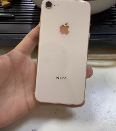 苹果8极品，国行64G。成色好。没有任何问...