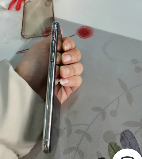 iphone X 64 三网通，国。账号可...