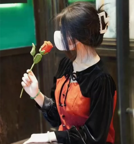 朝花夕拾，一套，全新带吊牌，s码 感兴趣的...