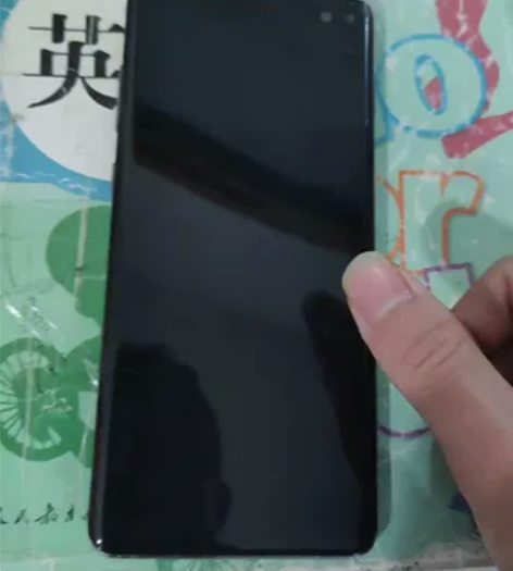 三星s10+美版8+128，成色伊拉克 功...