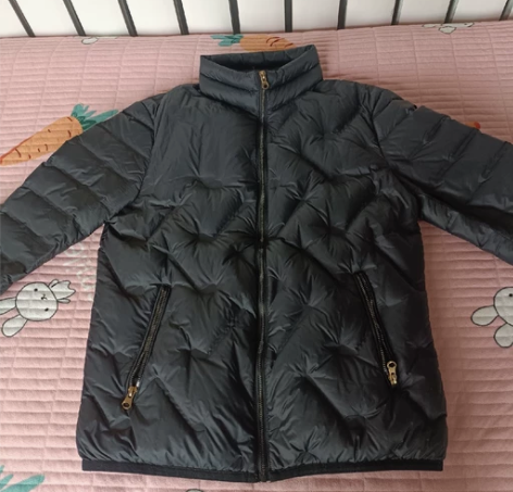 男轻薄立领羽绒服，保证暖和，白鸭绒，不跑绒...
