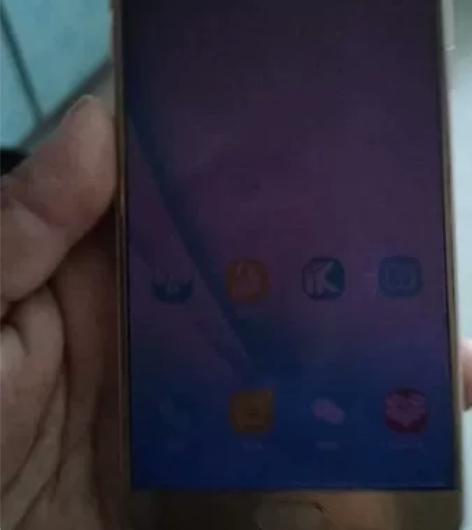 三星C7000手机,功能正常,外屏裂,触摸...