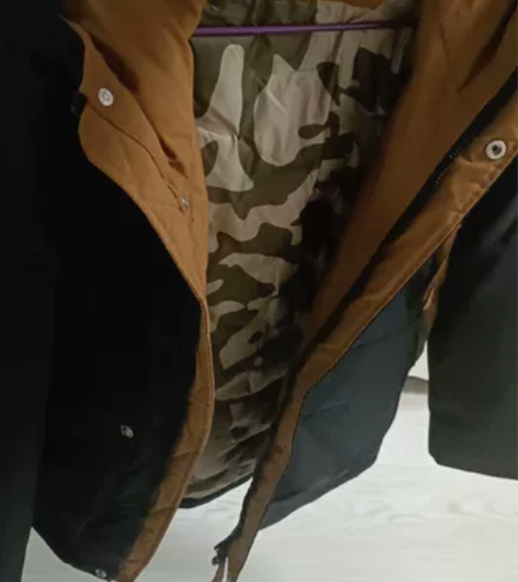 男士羽绒服 几乎就是新的 干净整洁 尺码1...