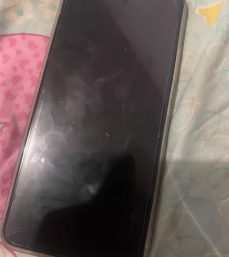 出一个6+128的荣耀9x，后盖是前几天给...