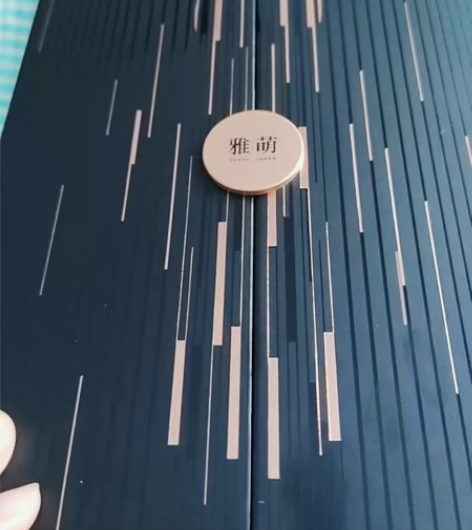 雅萌五代美容仪,全新未拆封,一整套礼盒包装...